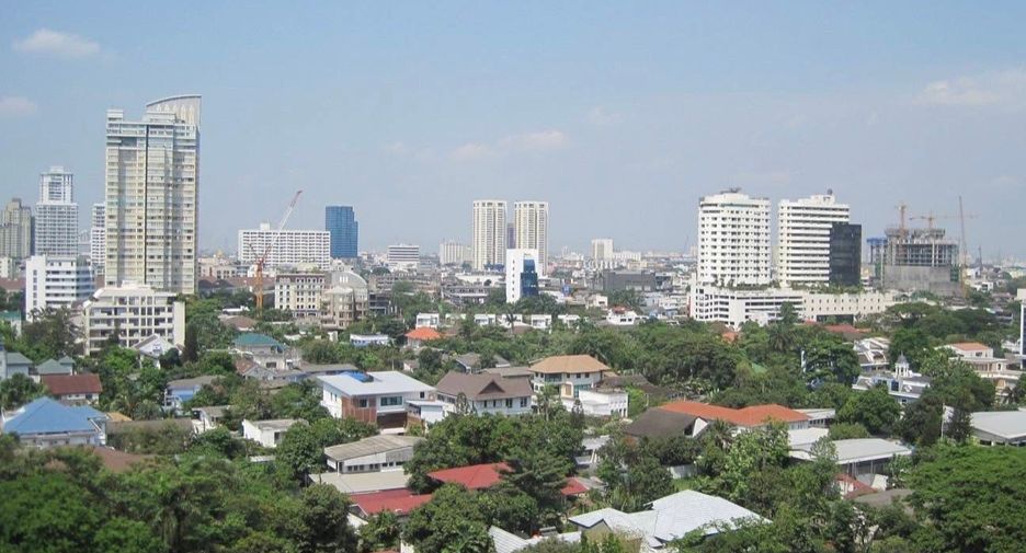 For rent and for sale studio condo in Watthana, Bangkok