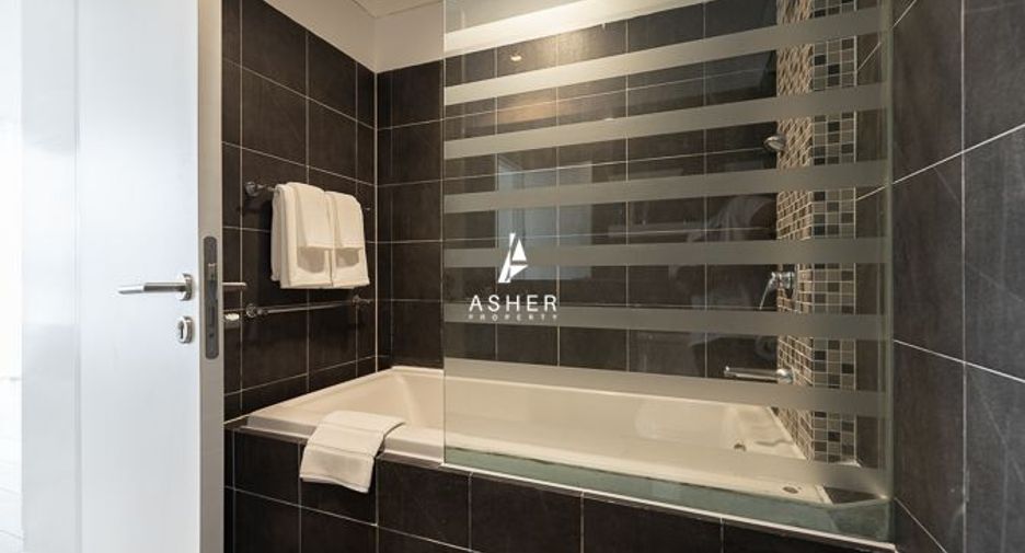 For rent 4 bedrooms condo in Watthana, Bangkok