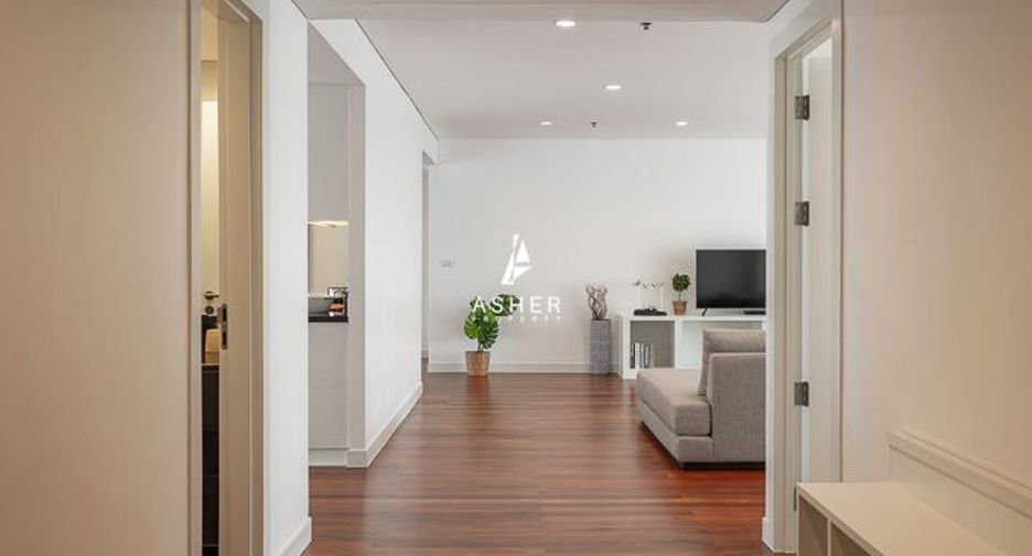 For rent 4 bedrooms condo in Watthana, Bangkok