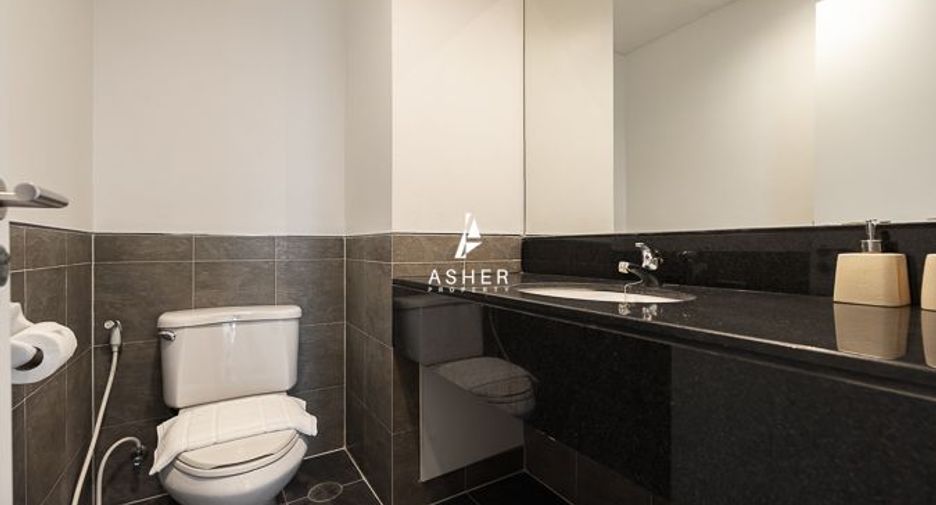For rent 4 bedrooms condo in Watthana, Bangkok
