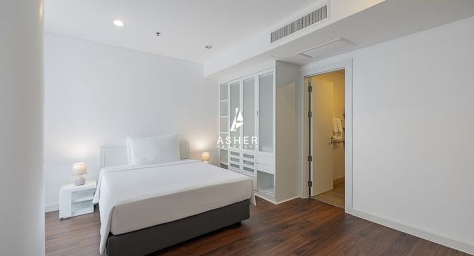 For rent 4 bedrooms condo in Watthana, Bangkok