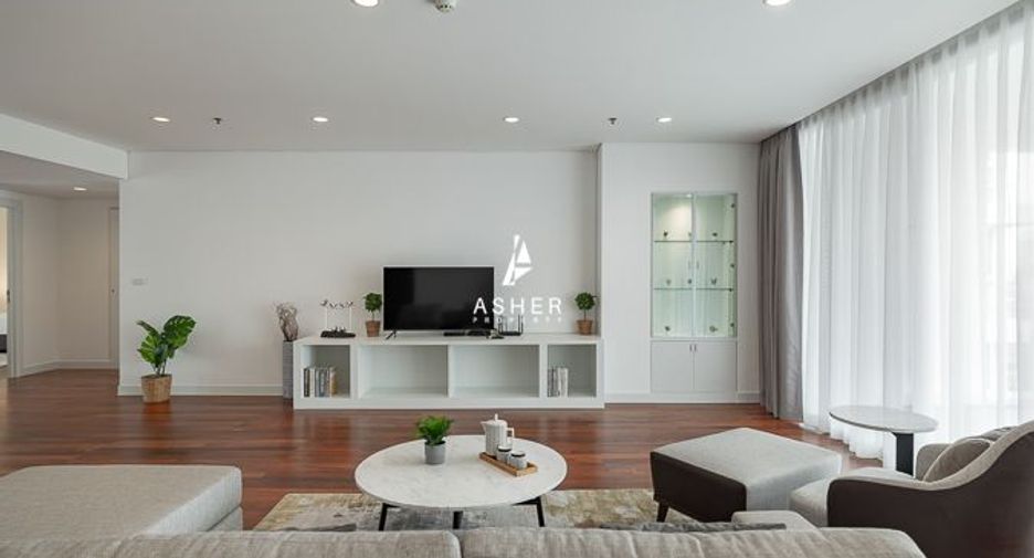 For rent 4 bedrooms condo in Watthana, Bangkok