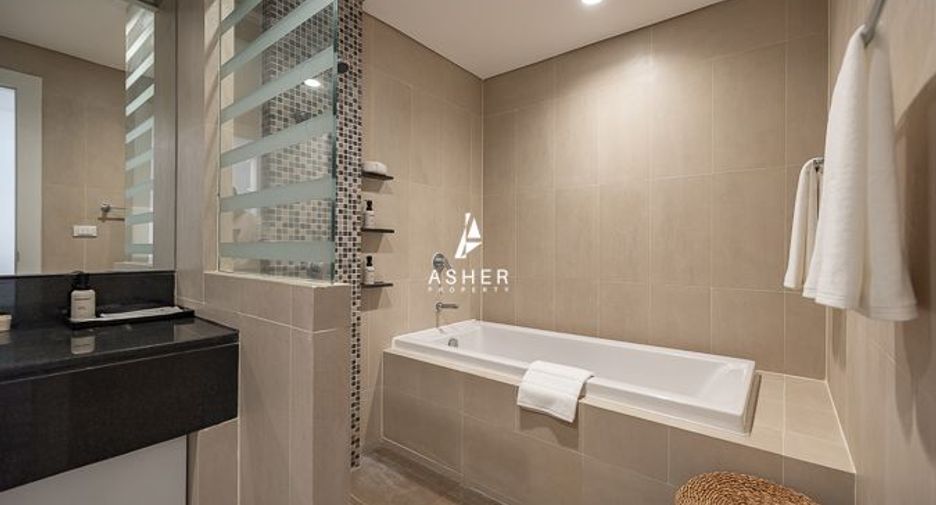 For rent 4 bedrooms condo in Watthana, Bangkok