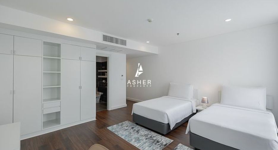 For rent 4 bedrooms condo in Watthana, Bangkok