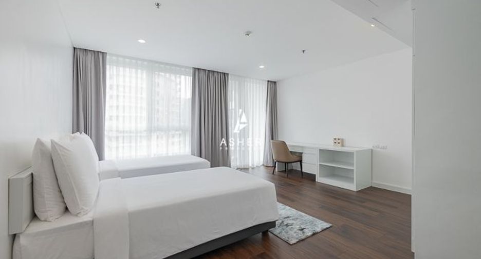 For rent 4 bedrooms condo in Watthana, Bangkok