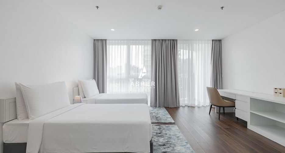 For rent 4 bedrooms condo in Watthana, Bangkok