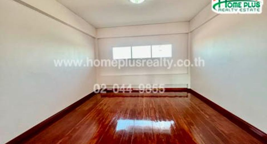 For sale 3 bedrooms retail Space in Mueang Ang Thong, Ang Thong