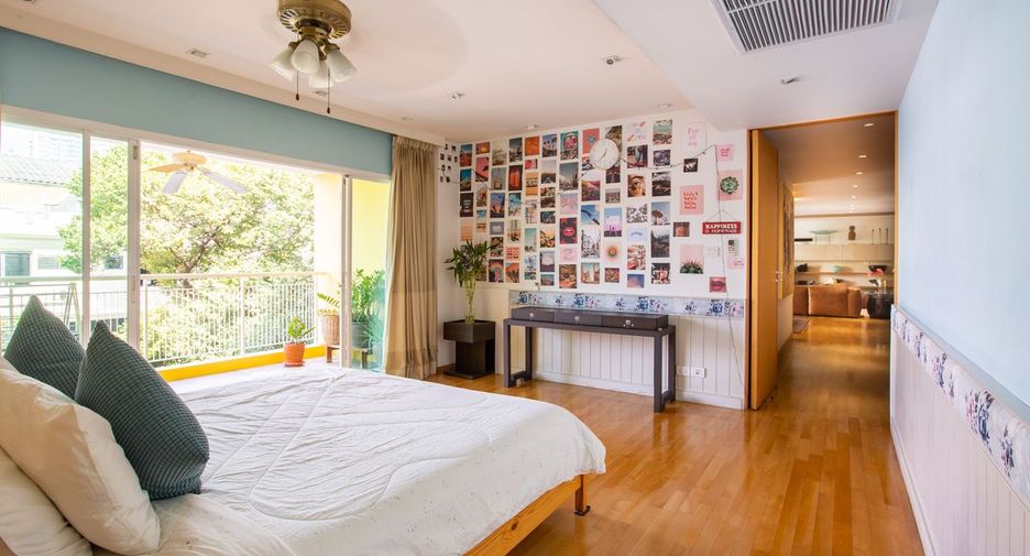 For sale 3 bedrooms condo in Khlong Toei, Bangkok