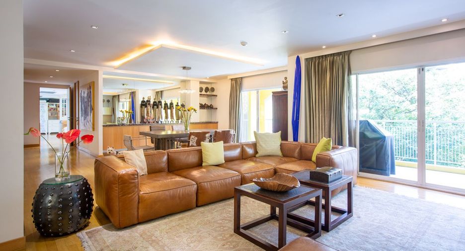 For sale 3 bedrooms condo in Khlong Toei, Bangkok