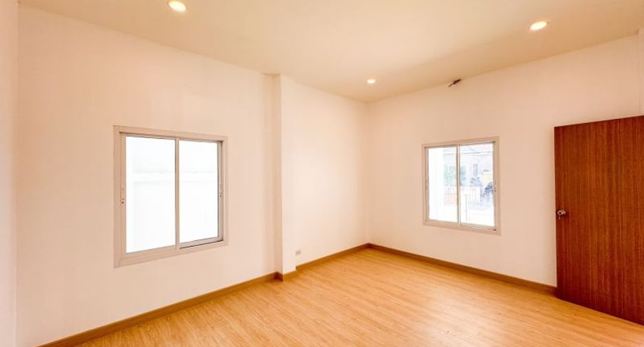 For sale 2 bedrooms house in Saraphi, Chiang Mai