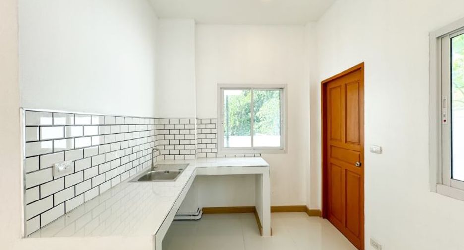 For sale 2 bedrooms house in Saraphi, Chiang Mai