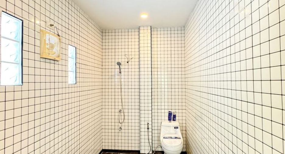 For sale 2 bedrooms house in Saraphi, Chiang Mai