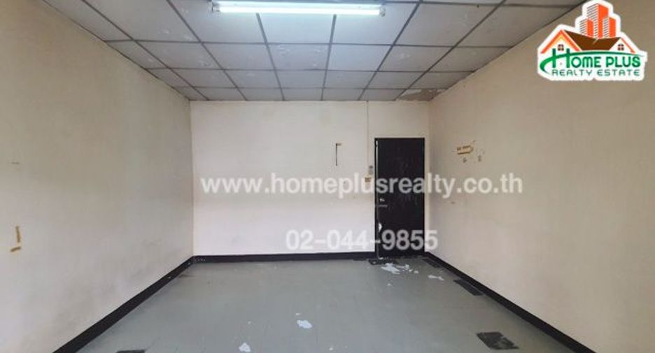 For sale 2 bedrooms townhouse in Bangkok Noi, Bangkok