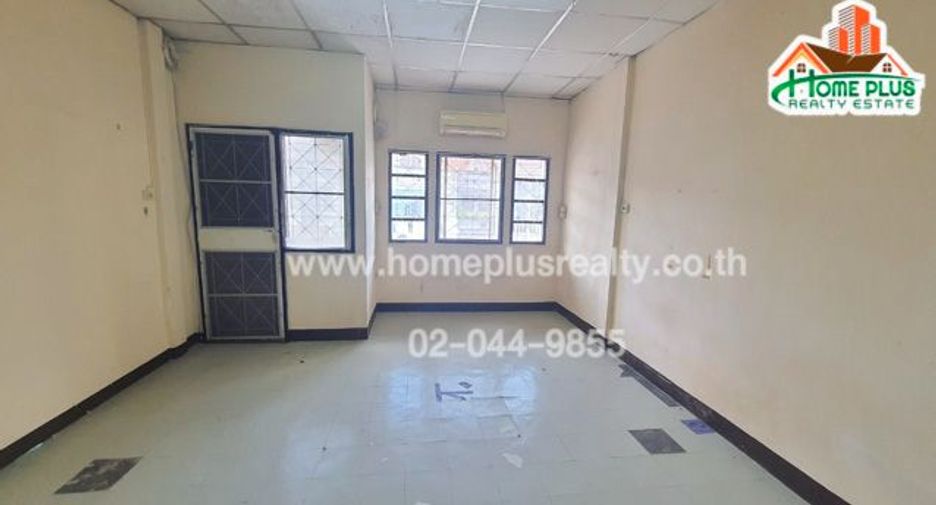 For sale 2 bedrooms townhouse in Bangkok Noi, Bangkok