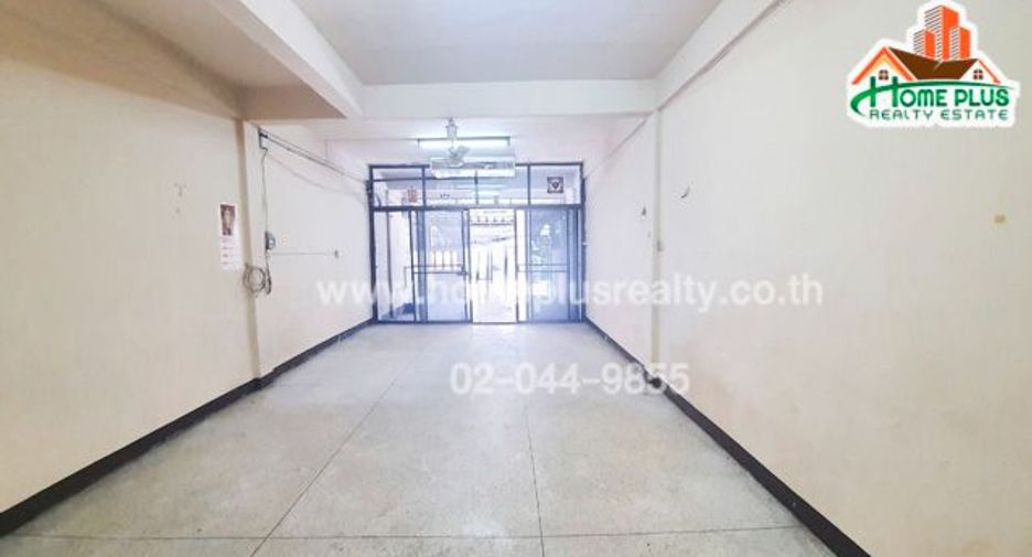 For sale 2 bedrooms townhouse in Bangkok Noi, Bangkok
