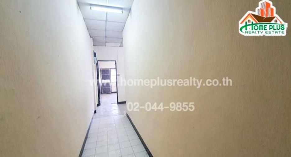 For sale 2 bedrooms townhouse in Bangkok Noi, Bangkok