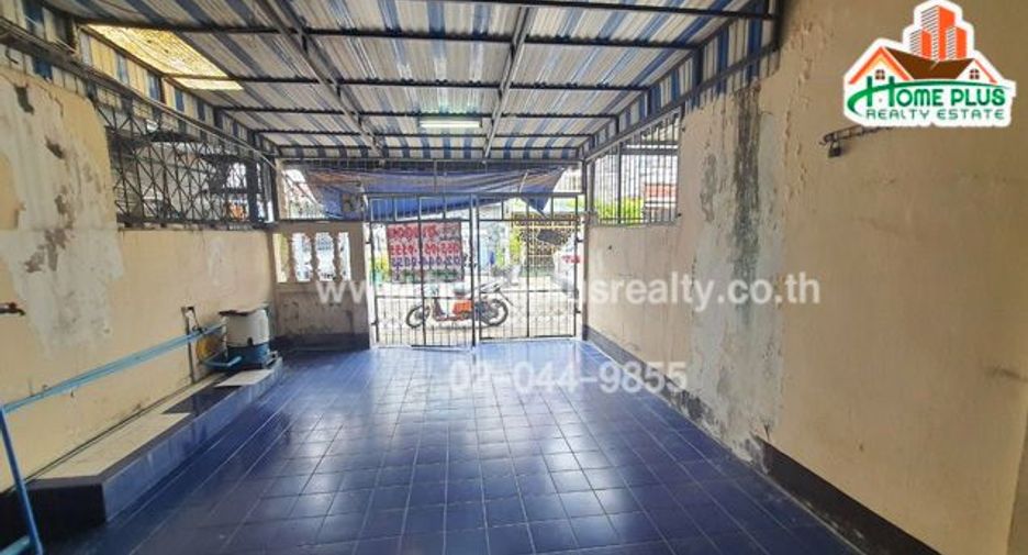 For sale 2 bedrooms townhouse in Bangkok Noi, Bangkok
