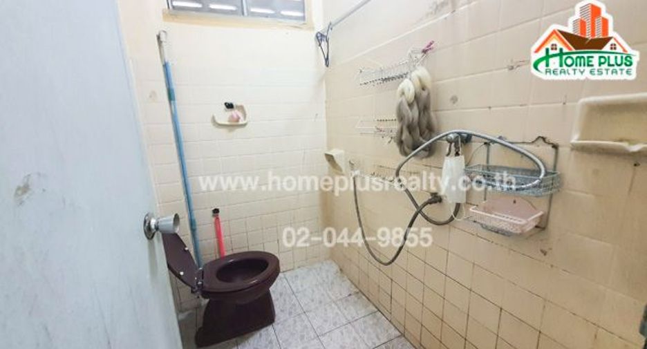 For sale 2 bedrooms townhouse in Bangkok Noi, Bangkok