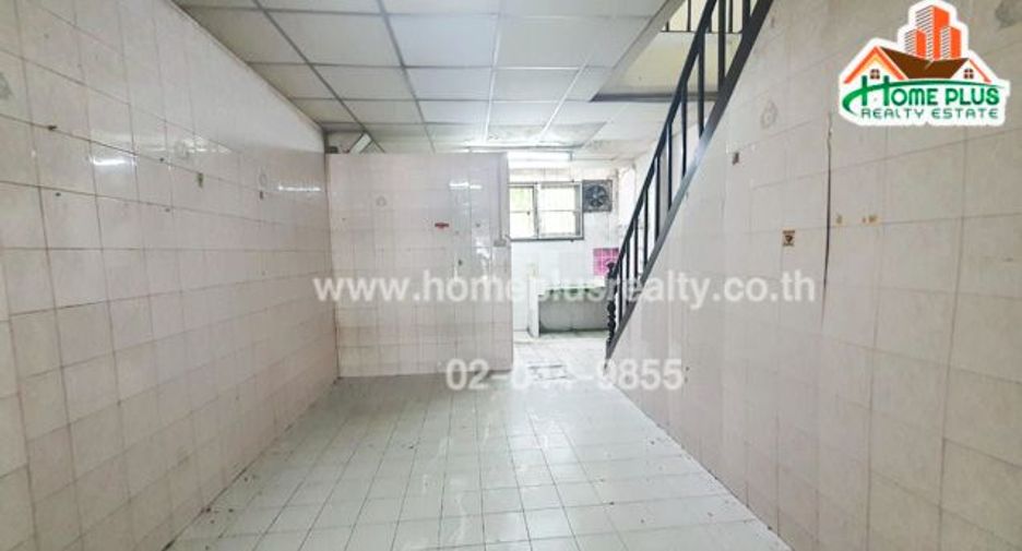 For sale 2 bedrooms townhouse in Bangkok Noi, Bangkok