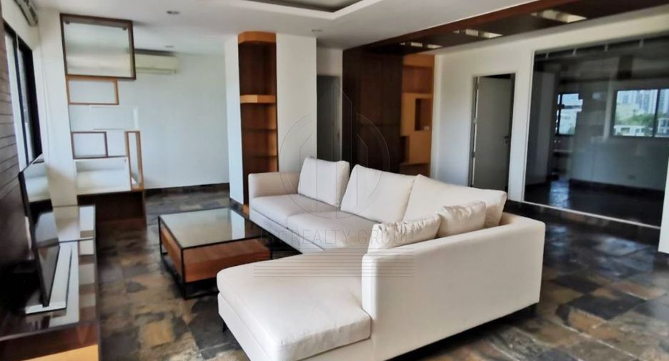 For rent 2 bedrooms condo in Pathum Wan, Bangkok