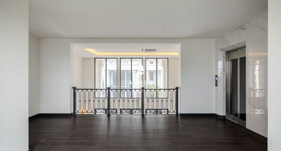 Haus zum Kauf mit 3 Zimmer in Sathon, Bangkok