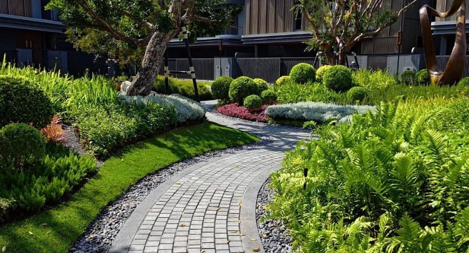 For rent and for sale 5 bedrooms house in Wang Thonglang, Bangkok