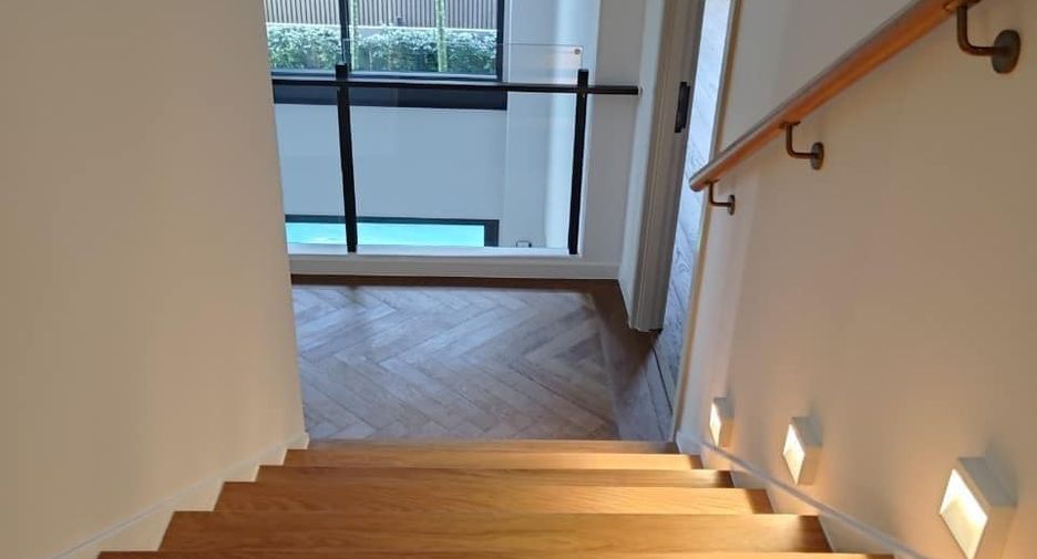 For rent and for sale 5 bedrooms house in Wang Thonglang, Bangkok