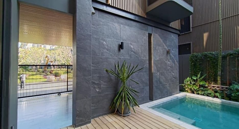 For rent and for sale 5 bedrooms house in Wang Thonglang, Bangkok