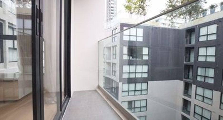 For sale 2 bedrooms condo in Khlong Toei, Bangkok