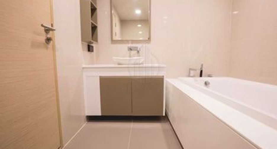 For sale 2 bedrooms condo in Khlong Toei, Bangkok