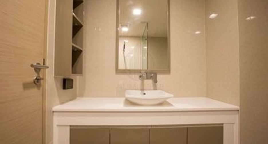 For sale 2 bedrooms condo in Khlong Toei, Bangkok