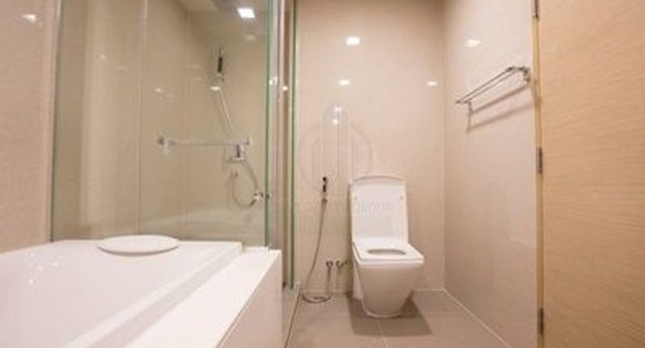 For sale 2 bedrooms condo in Khlong Toei, Bangkok