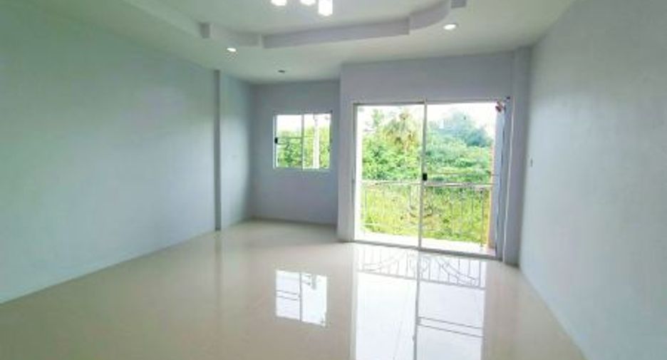 For sale 2 bed townhouse in Doi Saket, Chiang Mai