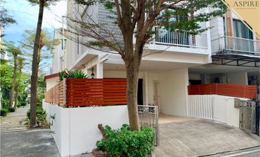 For sale 3 bedrooms townhouse in Suan Luang, Bangkok
