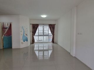 出售 3 卧室 联排别墅 在 Bang Bua Thong, Nonthaburi