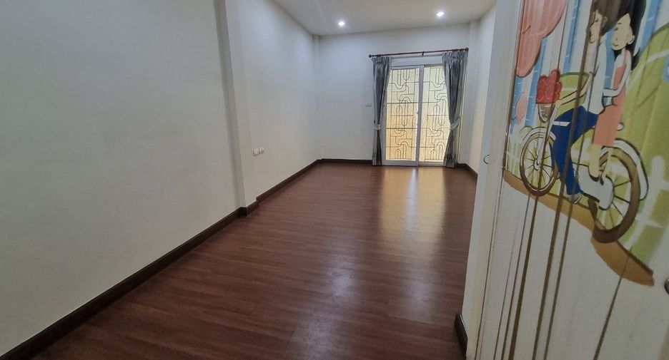 For sale 3 bedrooms townhouse in Bang Bua Thong, Nonthaburi