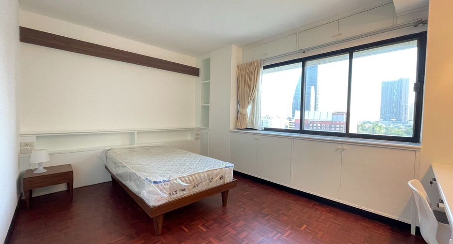 For rent 3 ベッドルーム apartment in Khlong Toei, Bangkok