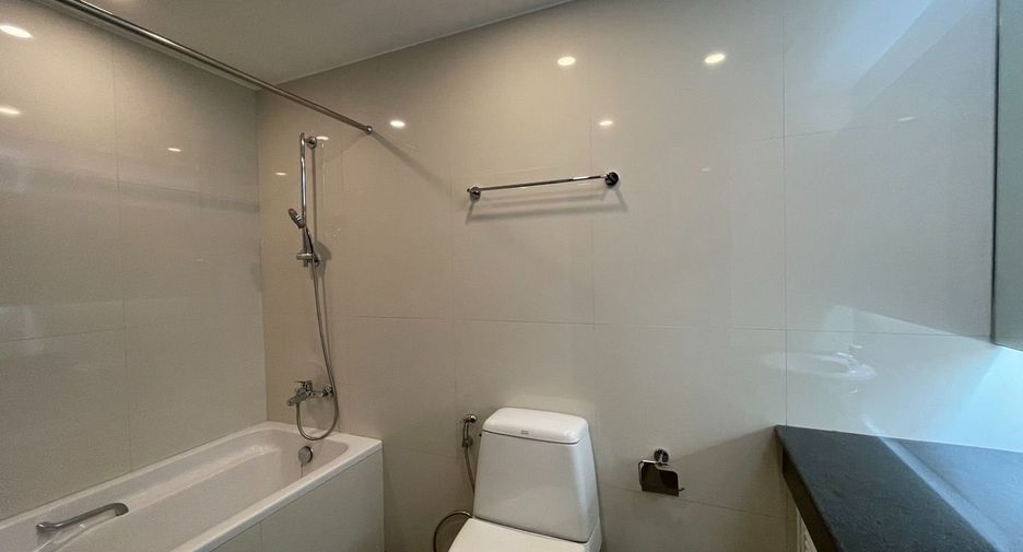For rent 3 ベッドルーム apartment in Khlong Toei, Bangkok