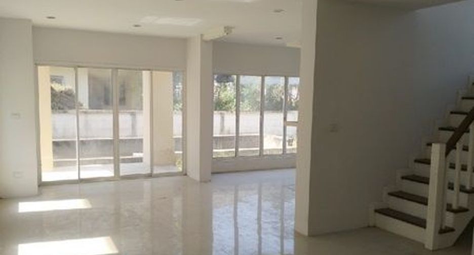 For sale 3 ベッドルーム house in Bang Bon, Bangkok