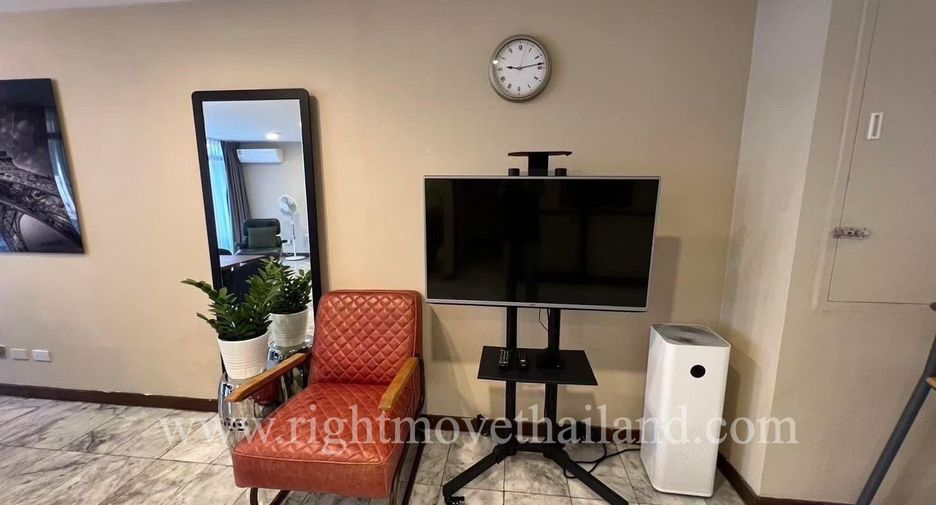 For rent and for sale 4 bedrooms townhouse in Suan Luang, Bangkok