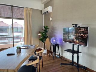 Casa adosada en alquiler y en venta de 4 habitaciones en Suan Luang, Bangkok