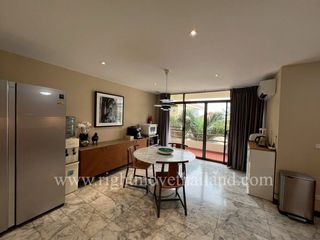 Casa adosada en alquiler y en venta de 4 habitaciones en Suan Luang, Bangkok