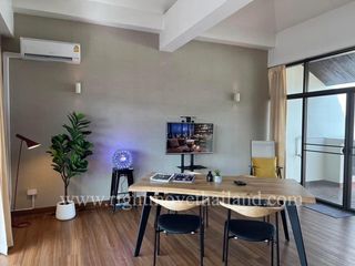 Casa adosada en alquiler y en venta de 4 habitaciones en Suan Luang, Bangkok