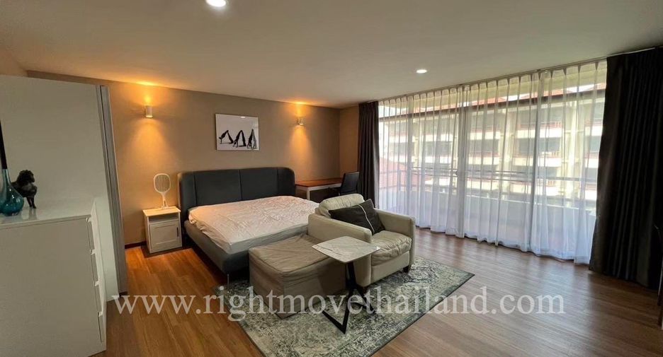 For rent and for sale 4 bedrooms townhouse in Suan Luang, Bangkok