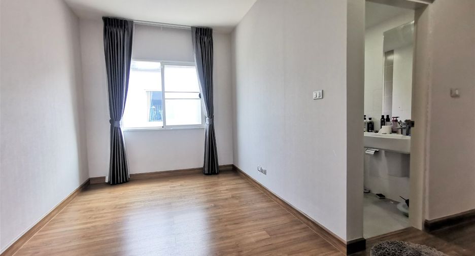 For sale 4 bedrooms house in Sai Mai, Bangkok