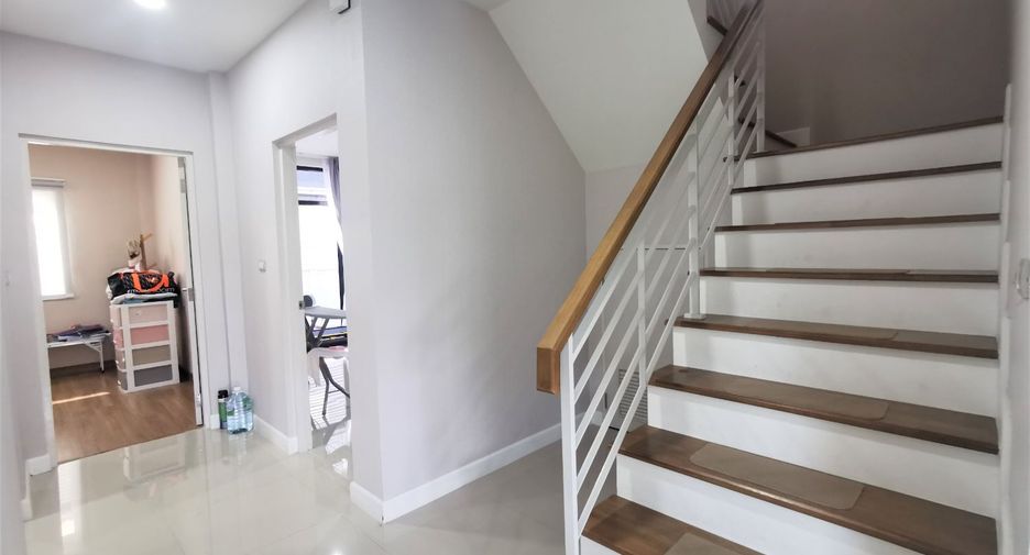 For sale 4 bedrooms house in Sai Mai, Bangkok