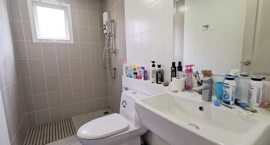 For sale 4 bedrooms house in Sai Mai, Bangkok