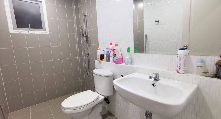 For sale 4 bedrooms house in Sai Mai, Bangkok