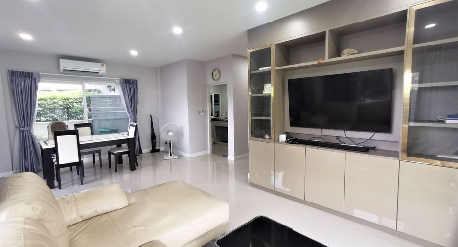 For sale 4 bedrooms house in Sai Mai, Bangkok