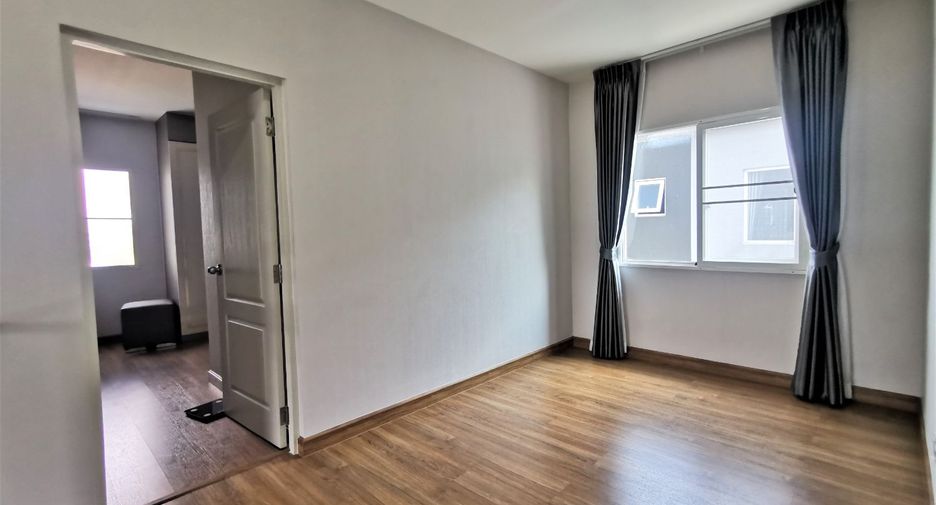 For sale 4 bedrooms house in Sai Mai, Bangkok